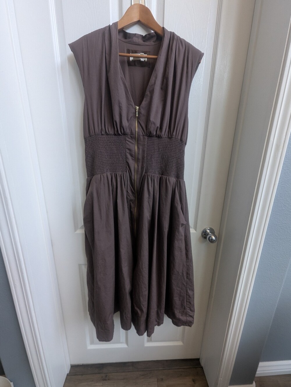 Anthropologie Maeve Tommie Cap Sleeve Smocked Front Zip Midi Dress Brown Size XL - Picture 4 of 7